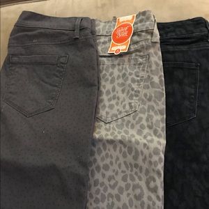 Womens black and grey printed skinny jeans